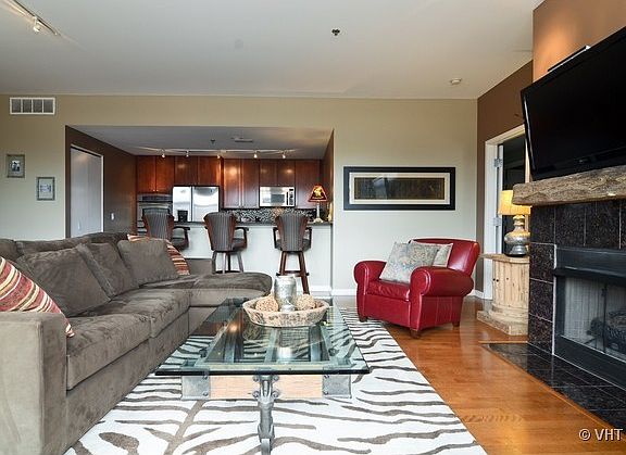 5th image of 600 W Drummond Pl APT 316