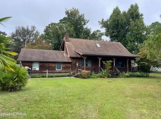 2339 N Lakeview Dr, Newport, NC 28570
