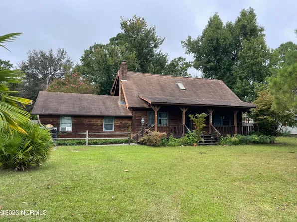 2339 N Lakeview Drive, Newport, NC 28570