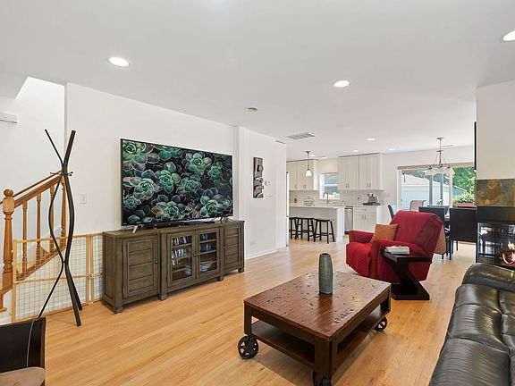 3rd image of 305 Nora Ave