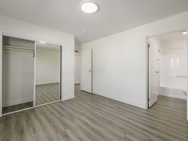 5533 Barton Ave — Photo 36