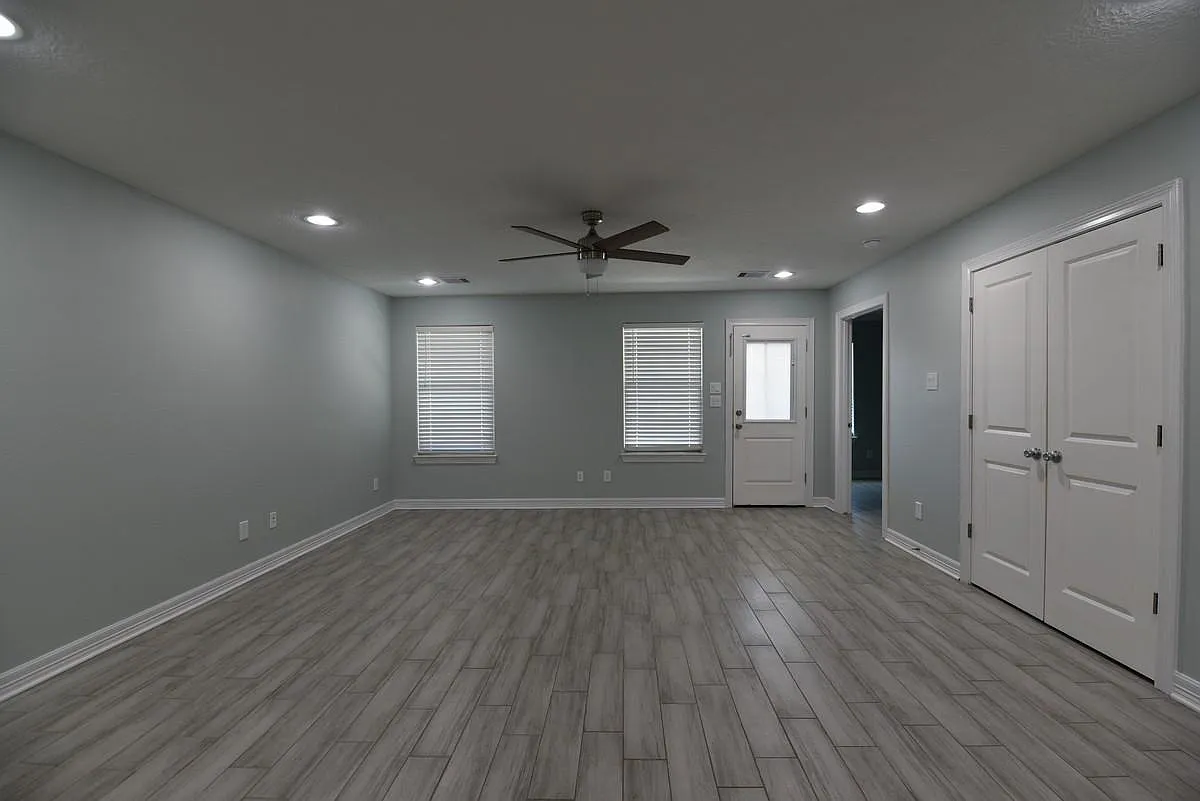 3 bed, 1200 sqft, $1,875 — Photo 4
