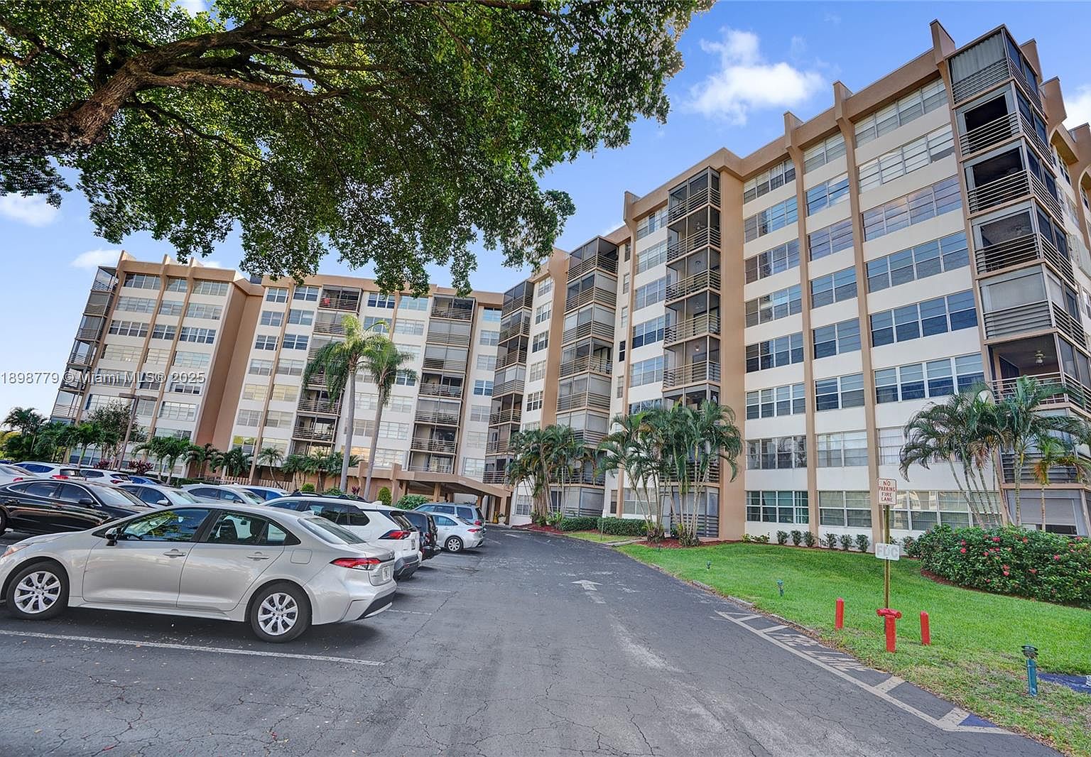 1200 Saint Charles Pl APT 413