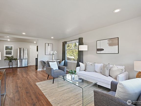 4th image of 10432 Patterson Street S