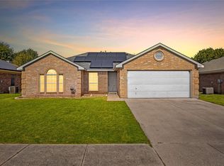 428 Asbury Dr, Saginaw, TX 76179
