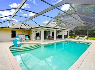 212 Fairway Cir, Naples, FL 34110
