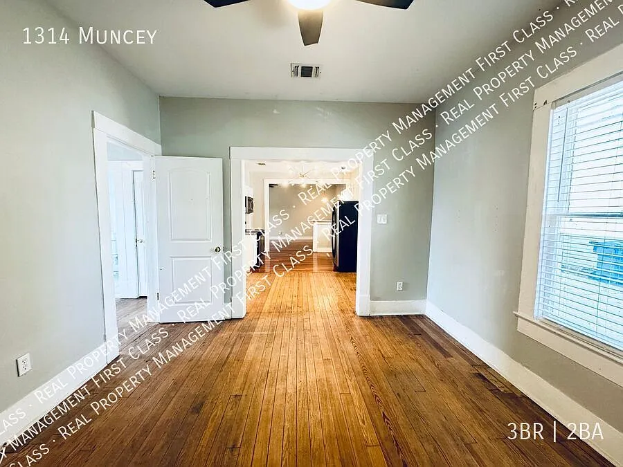 Prime location next to JBSA Ft. Sam Houston & Pearl District! — Photo 4