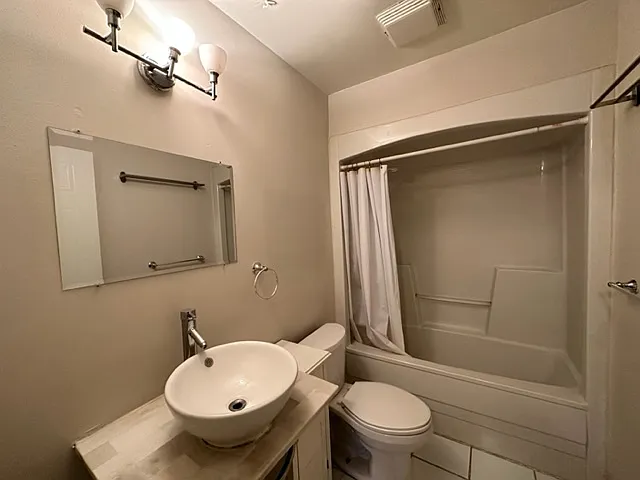 565 Greenfield Ave #311 — Photo 5