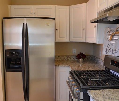 4th image of 4834 Maureen Cir