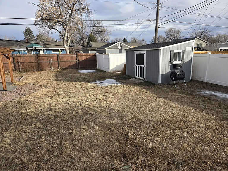 837 Hayden Dr — Photo 17