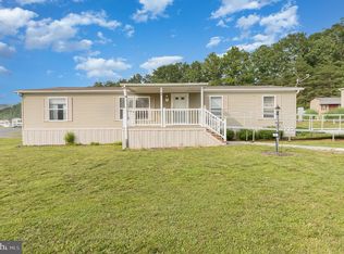 44 Meadowview Dr, New Bloomfield, PA 17068