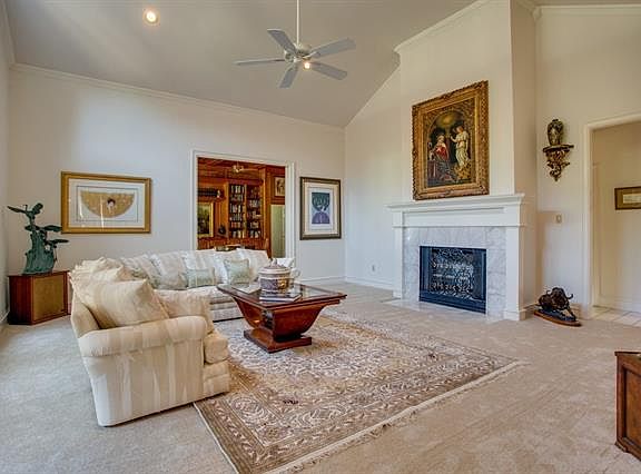 4th image of 300 Canyon Oaks Dr