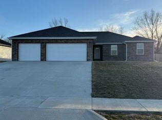 934 S Berry Ln, Willard, MO 65781