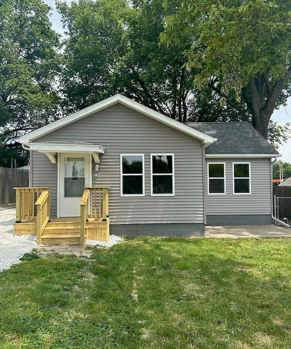 104 Hawthorne Cir, Creve Coeur, IL 61610 Zillow