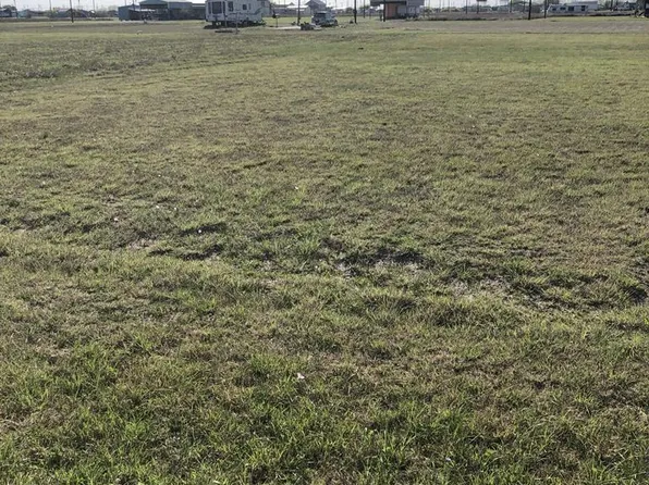 188 Cobia Ln, Palacios, TX 77465