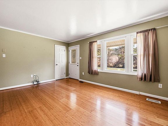 4th image of 3320 John Mason Rd