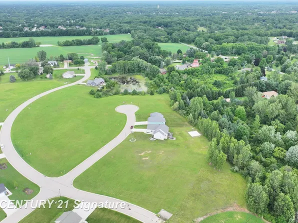 2390 Double Tree Dr, Flushing, MI 48433