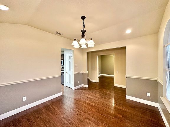 4th image of 2606 Mikulec Dr