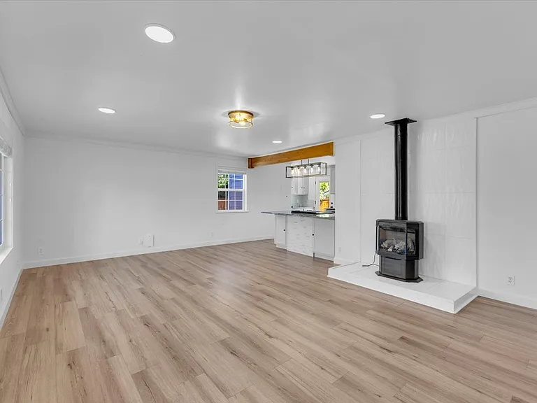 6211 W Magnolia Ave — Photo 6