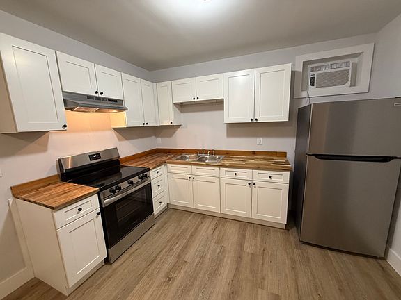 4th image of 404 Black Oak Dr NW