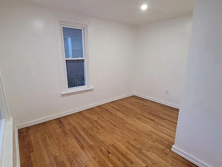 2739 Canby St — Photo 7