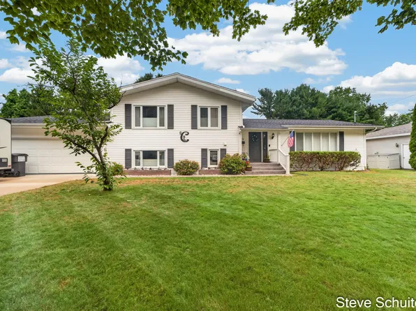 1870 Hendrick Rd, Muskegon, MI 49441