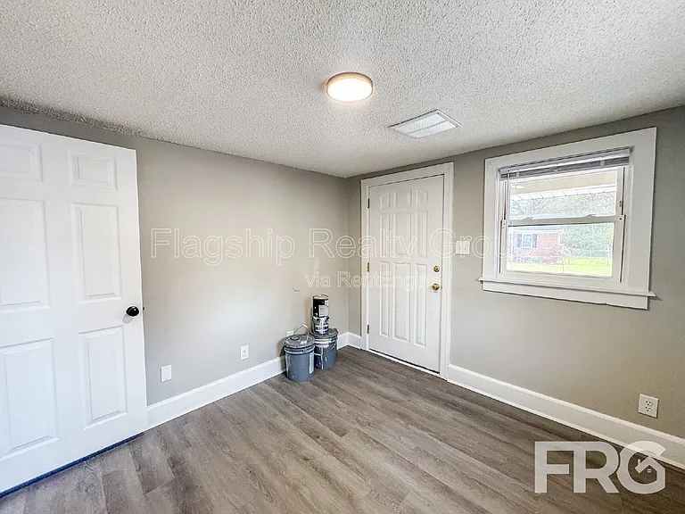 600 Howell St #A — Photo 5