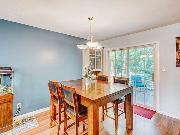 4th image of 119 Willard Way