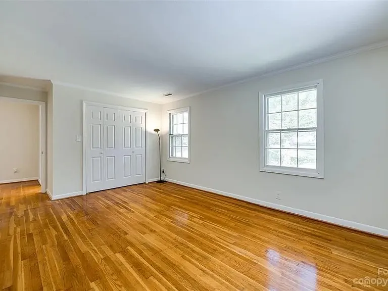 7 Park Dr — Photo 19