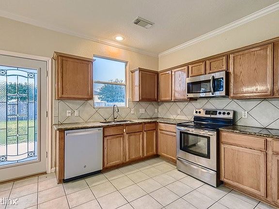4th image of 9711 Sugarblossom Ln