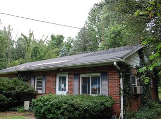 11230 Cross Station Rd, Girard, PA 16417