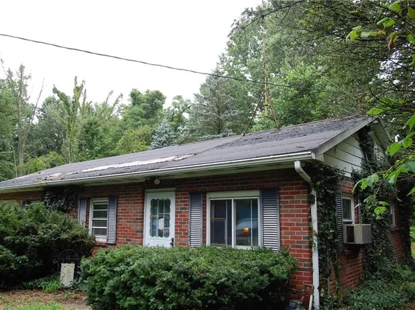 11230 Cross Station Rd, Girard, PA 16417