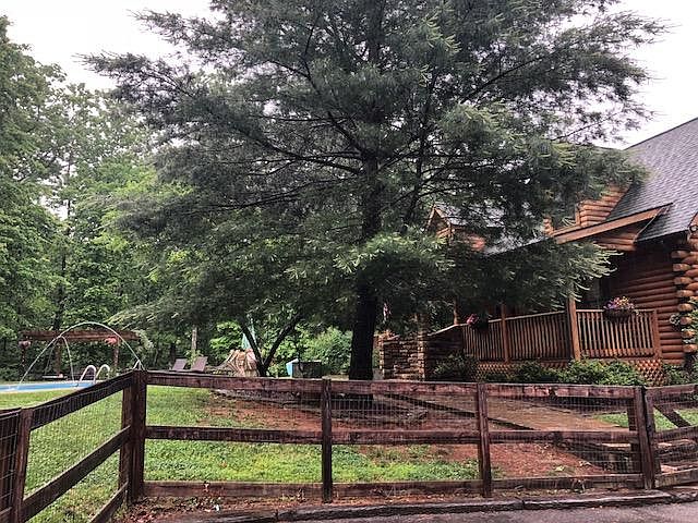 2nd image of 1929 Wildwood Rd