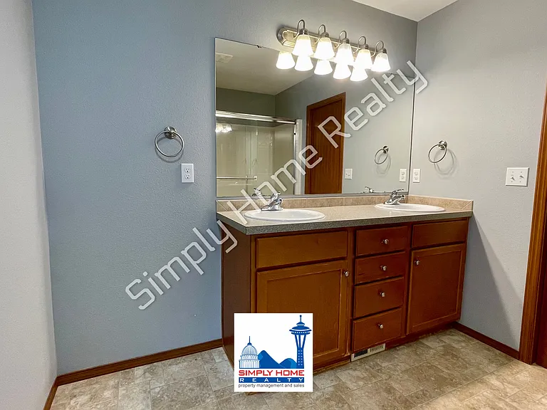 4520 Freemont St NE — Photo 19