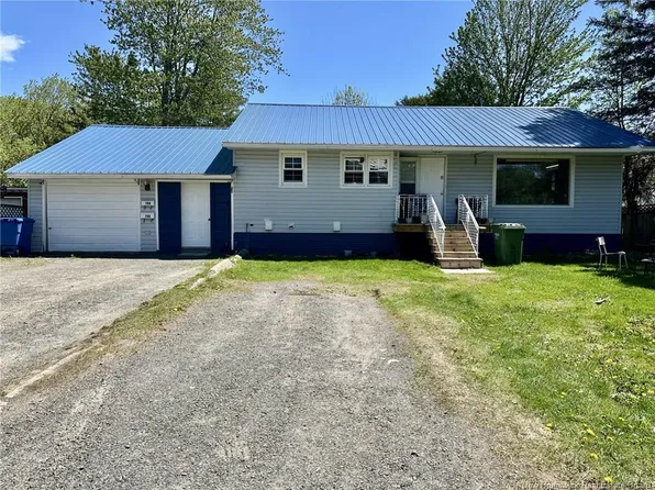 26 Hachey Ave, Fredericton, NB E3A 3X6