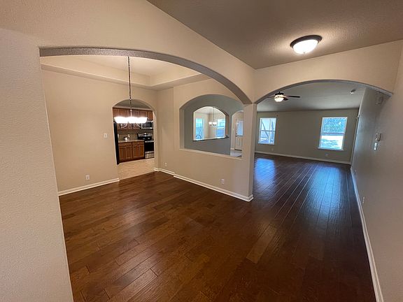 4th image of 5530 Thunder Oaks