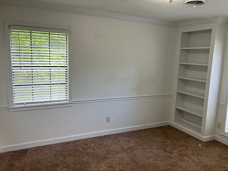 2310 Redbud Ln — Photo 10
