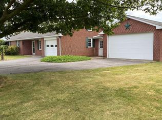 25 Clover Hill Rd, Newburg, PA 17240