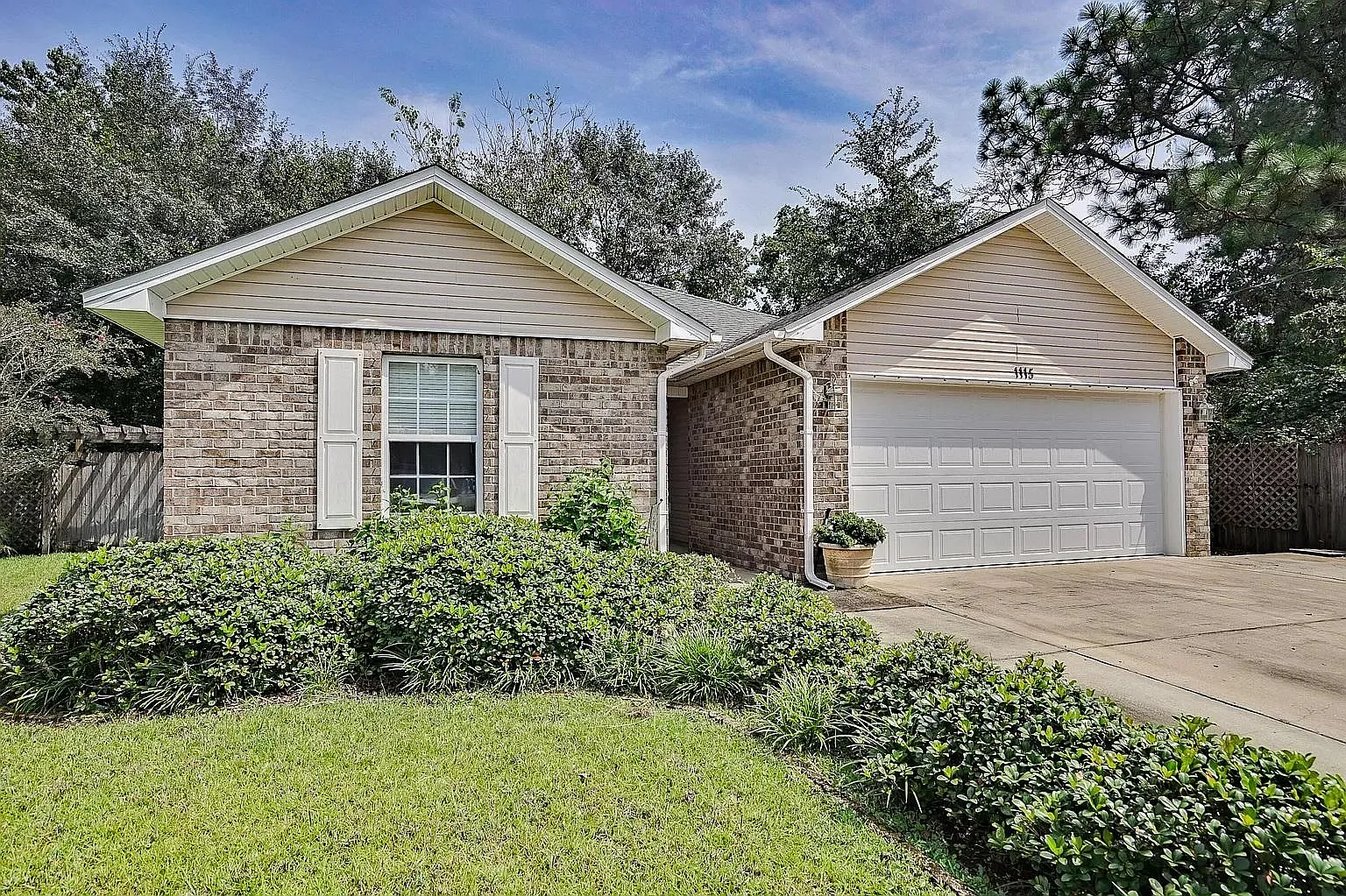 3 bed, 1558 sqft, $2,700 — Photo 1