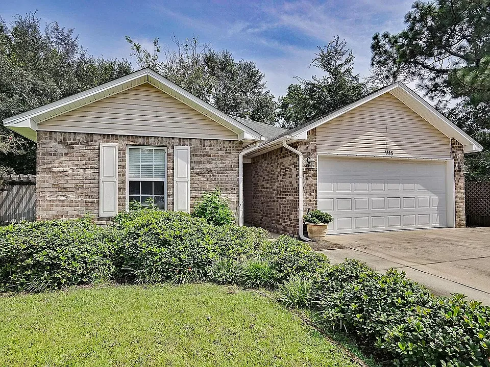 1115 Pineview Blvd