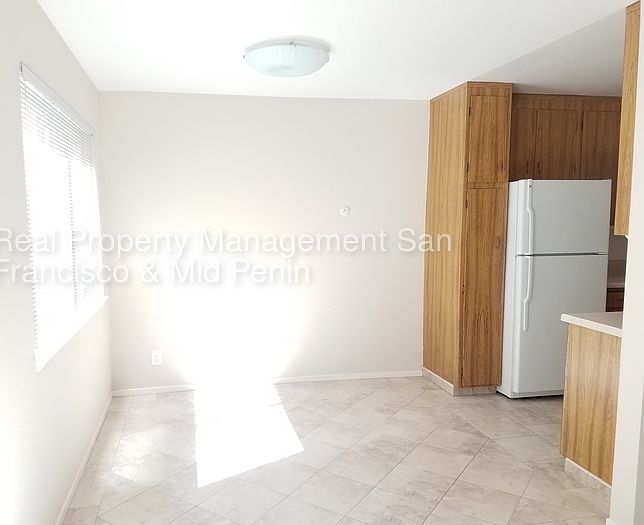 1st image of 823 Highland Ave APT 4