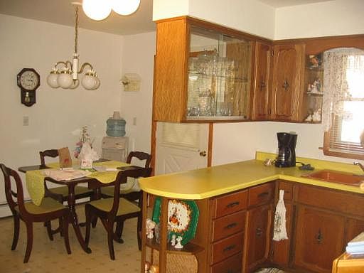 3rd image of 1720 Highland Pl