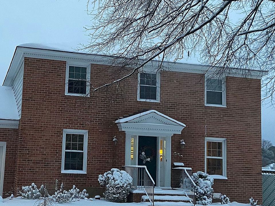 2nd image of 539 Elizabeth Lake Dr