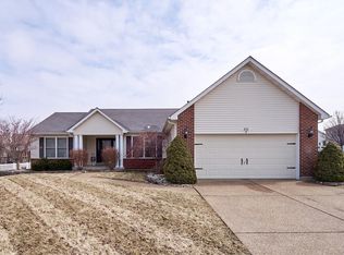 252 Kerstyn Dr, Wentzville, MO 63385