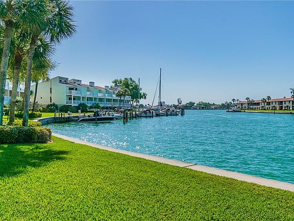 5th image of 455 Haven Point Dr