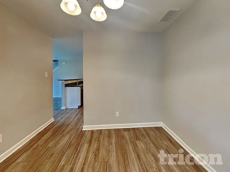 7320 Mitzi Deborah Ln — Photo 3