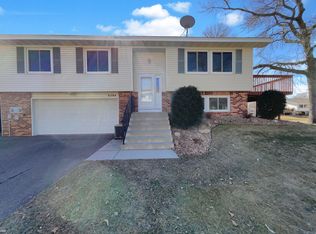 4294 Bridgewood Ter, Vadnais Heights, MN 55127