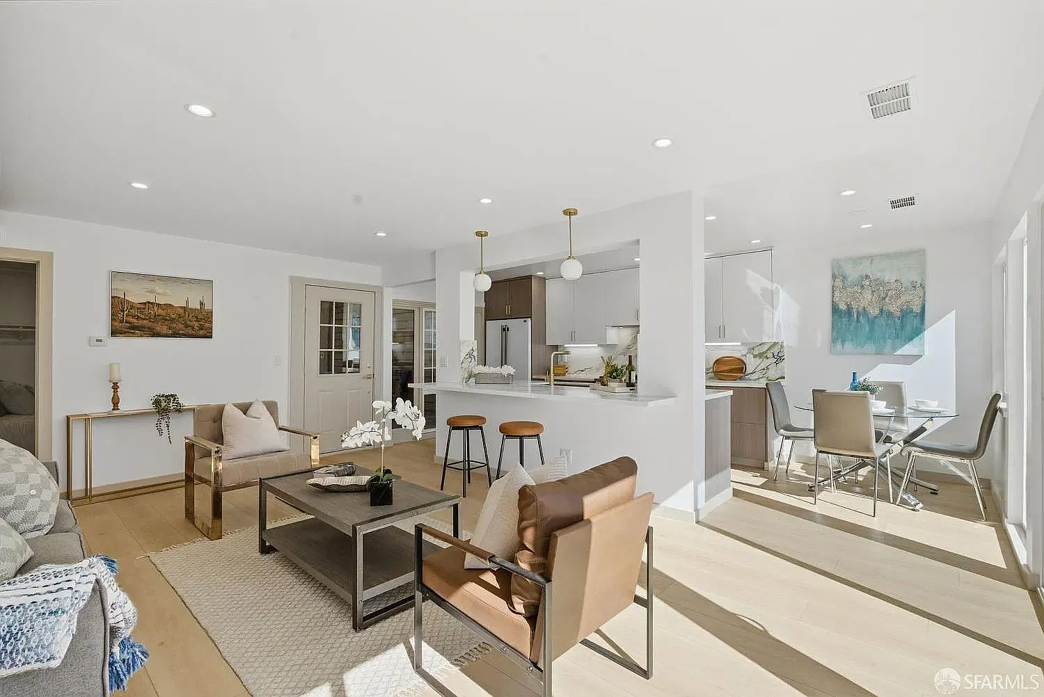 2 bed, 950 sqft, $6,000 — Photo 2