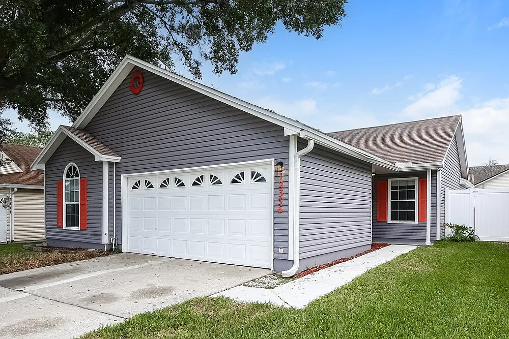 3 bed, 2.0 bath, 1181 sqft, $1,910 — Photo 3