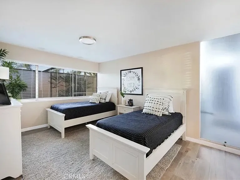 9844 Pangborn Ave — Photo 26